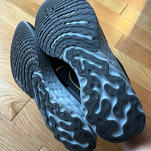 Nike react mens sneakers black and gold worn once size 11.5 - Picture 9 of 9